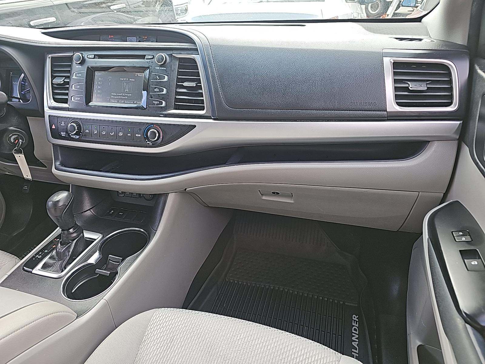 2019 Toyota Highlander LE FWD