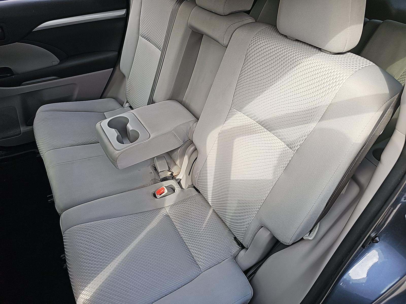 2019 Toyota Highlander LE FWD