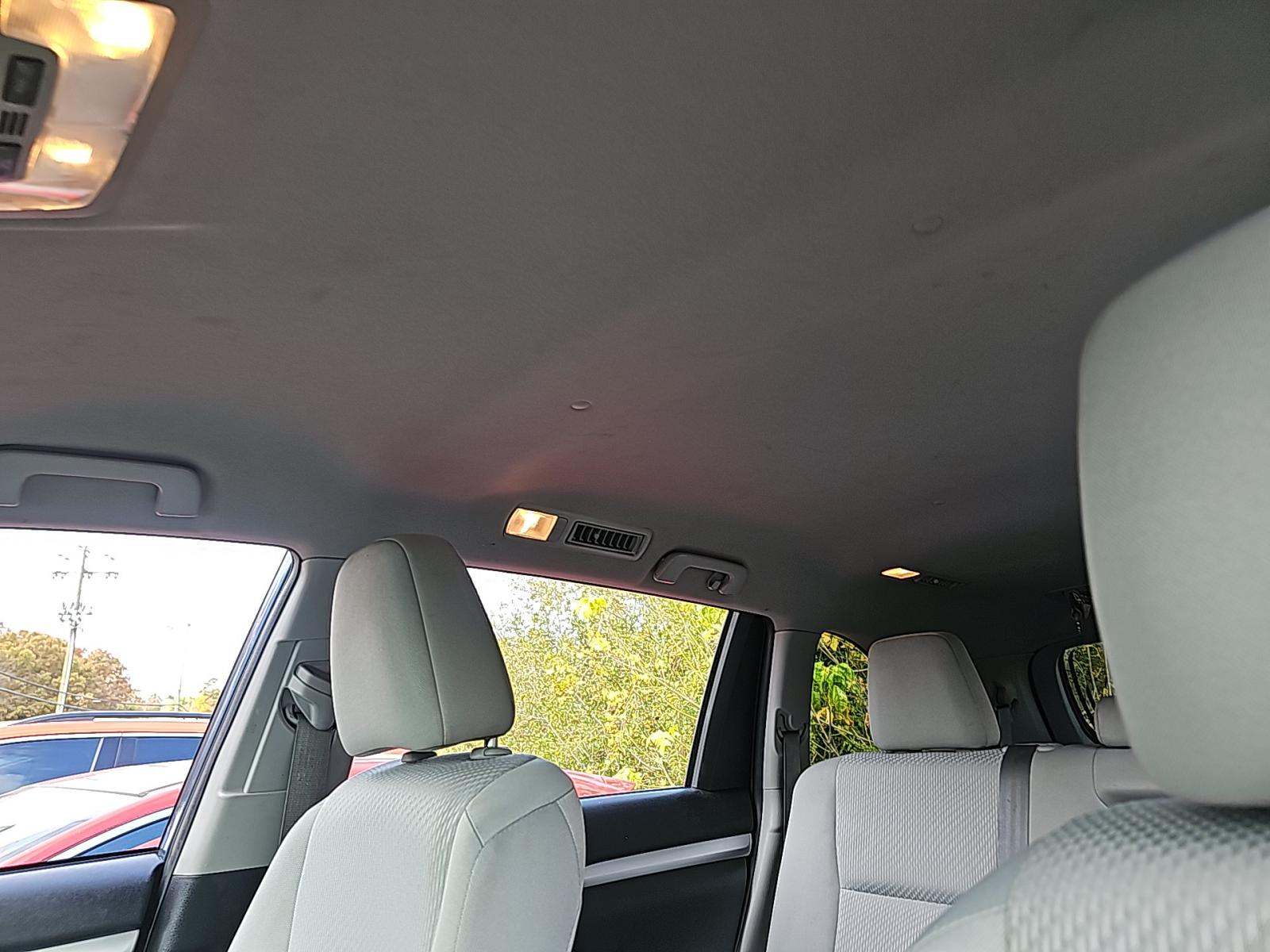 2019 Toyota Highlander LE FWD