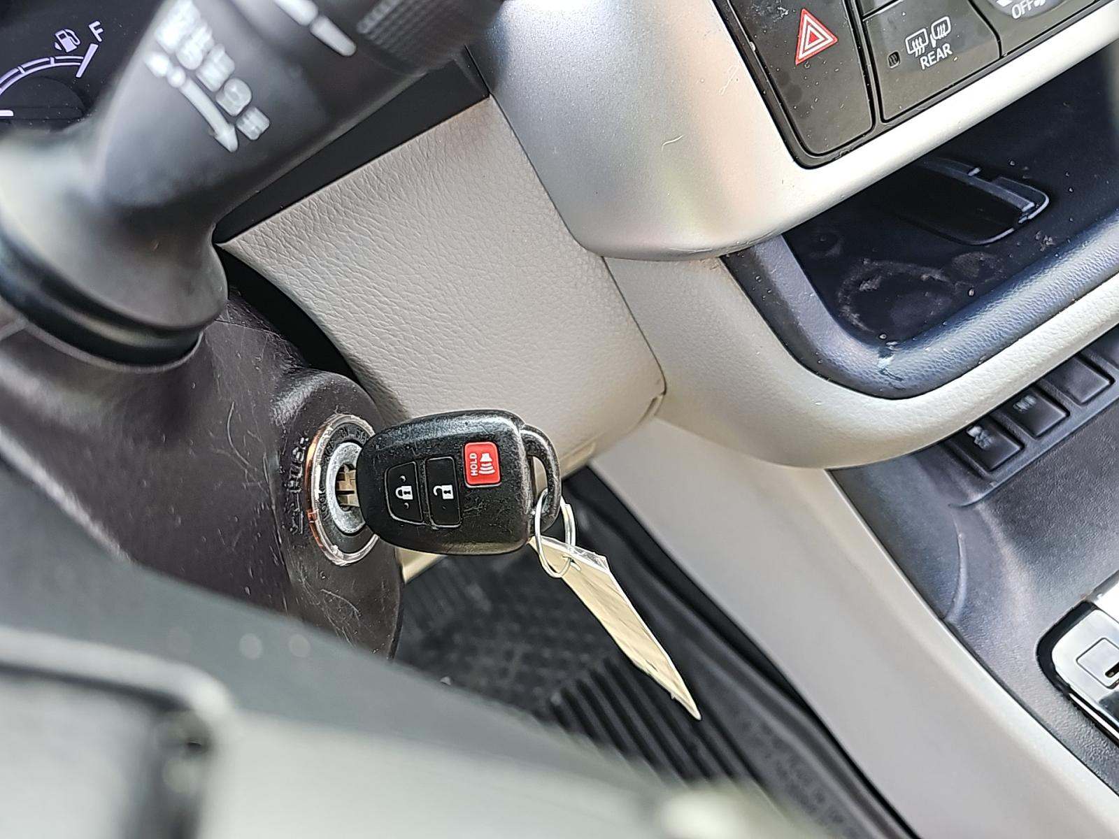 2019 Toyota Highlander LE FWD