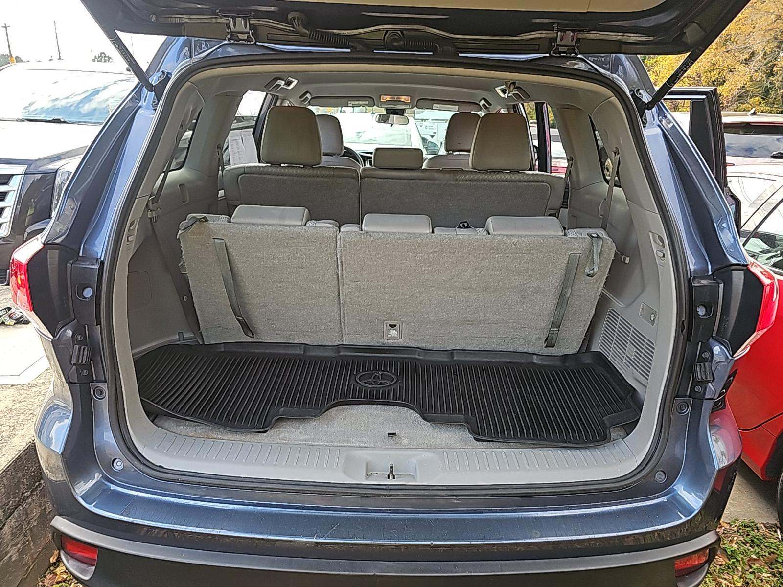 2019 Toyota Highlander LE FWD