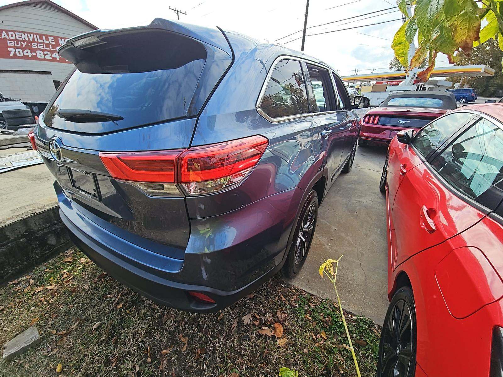 2019 Toyota Highlander LE FWD