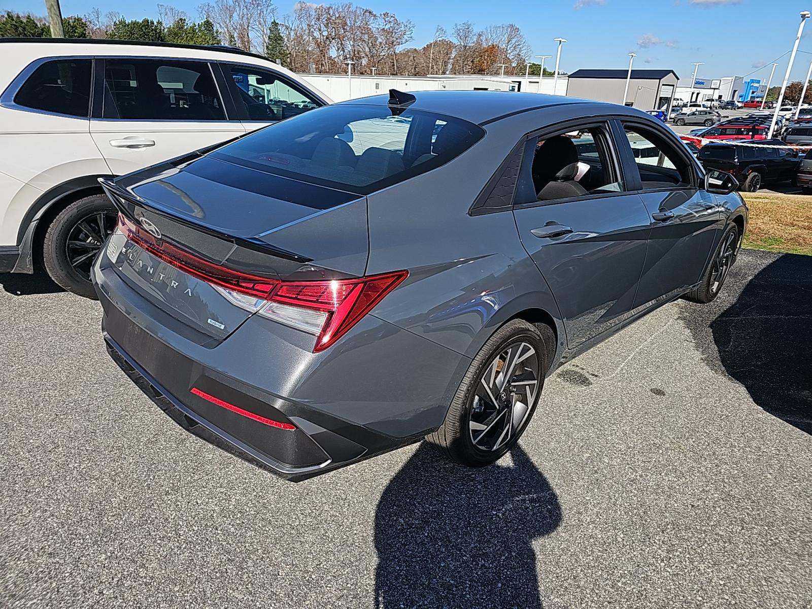 2025 Hyundai Elantra Hybrid SEL Sport FWD