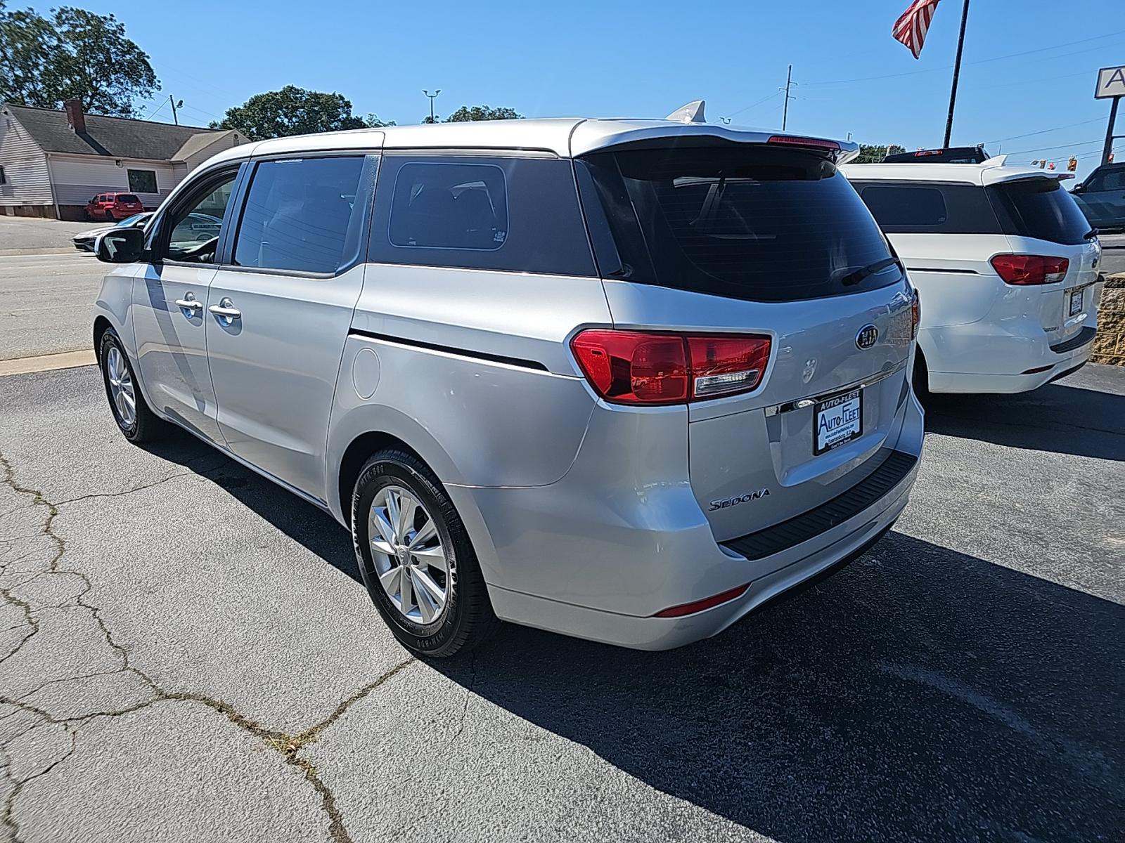 2018 Kia Sedona L FWD