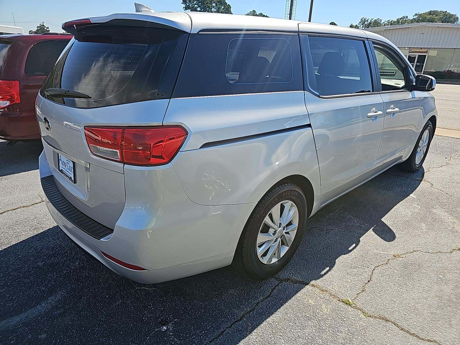 2018 Kia Sedona L FWD