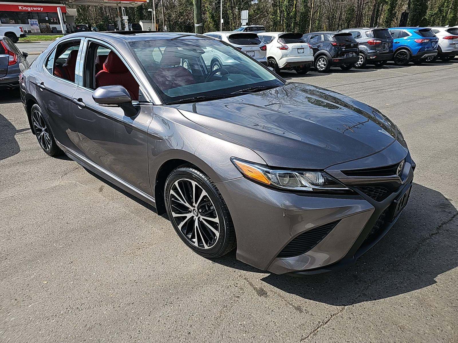 2018 Toyota Camry SE FWD