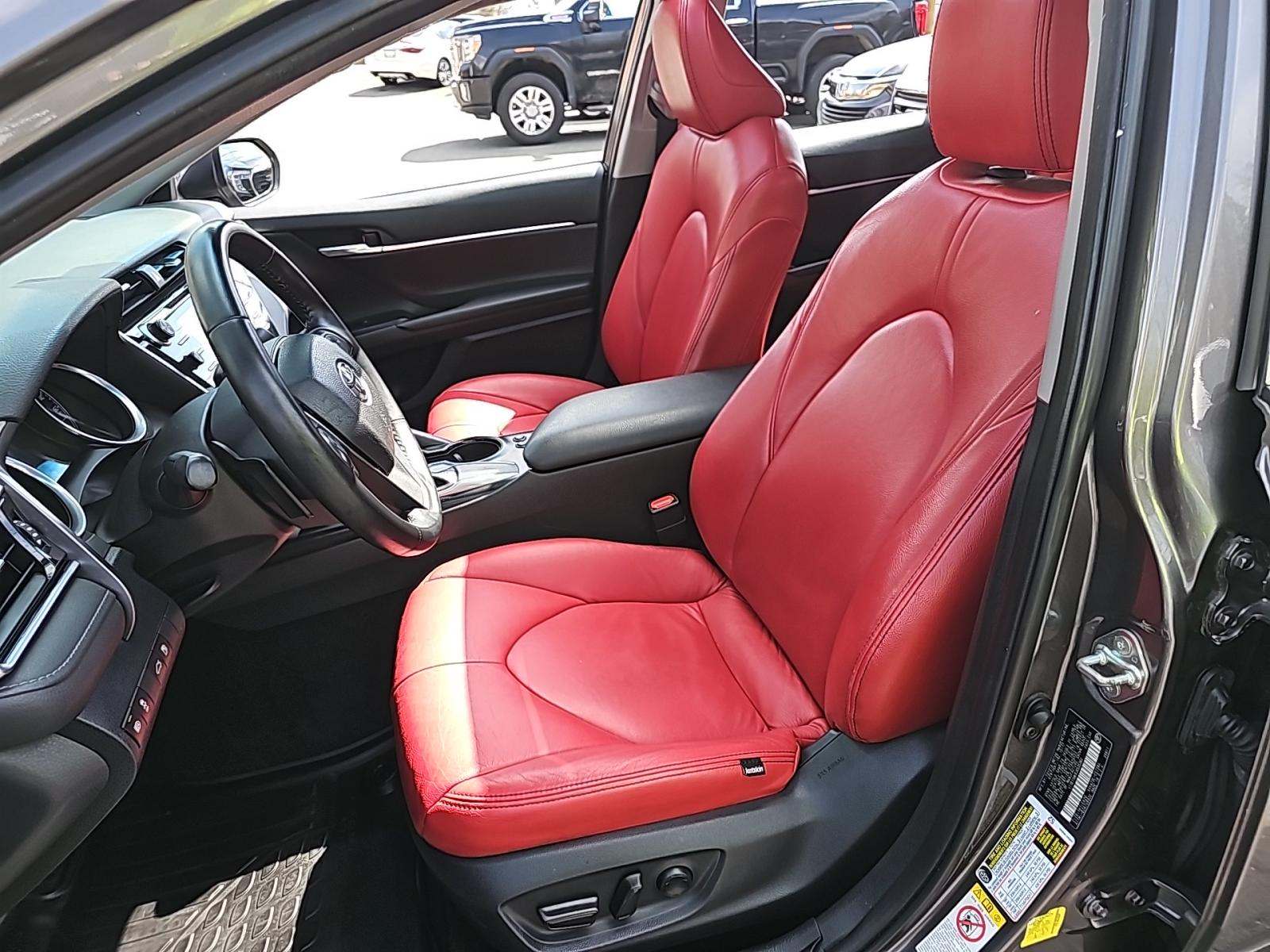 2018 Toyota Camry SE FWD