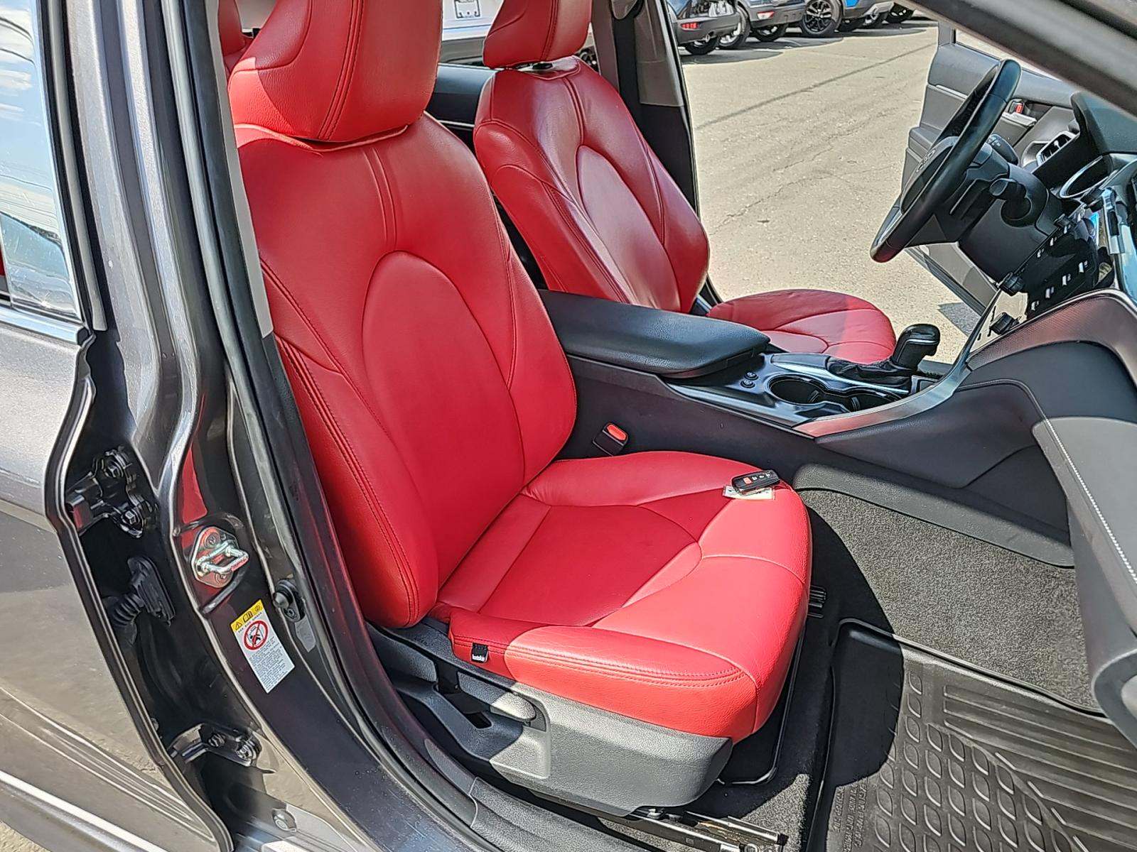 2018 Toyota Camry SE FWD