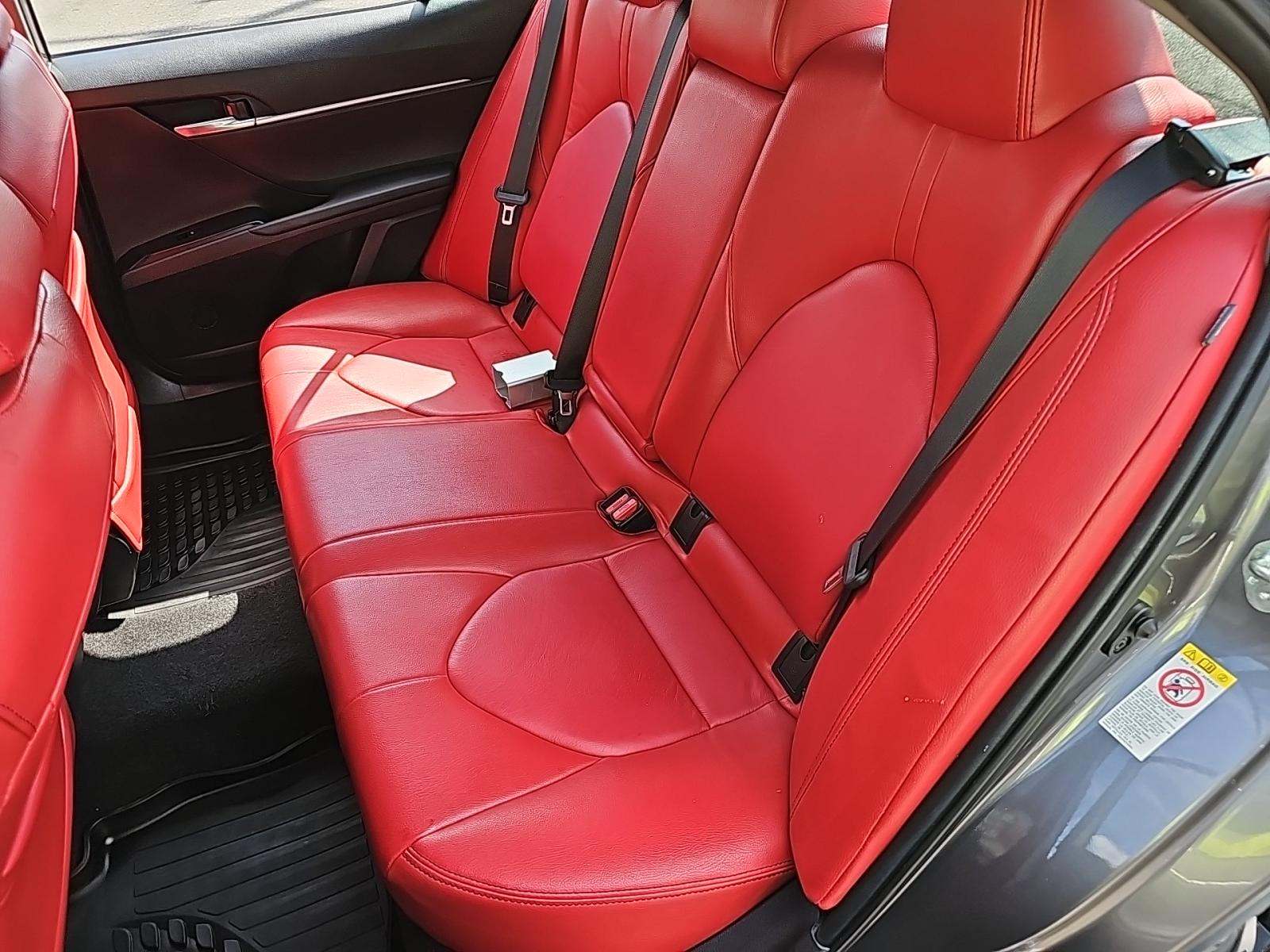 2018 Toyota Camry SE FWD