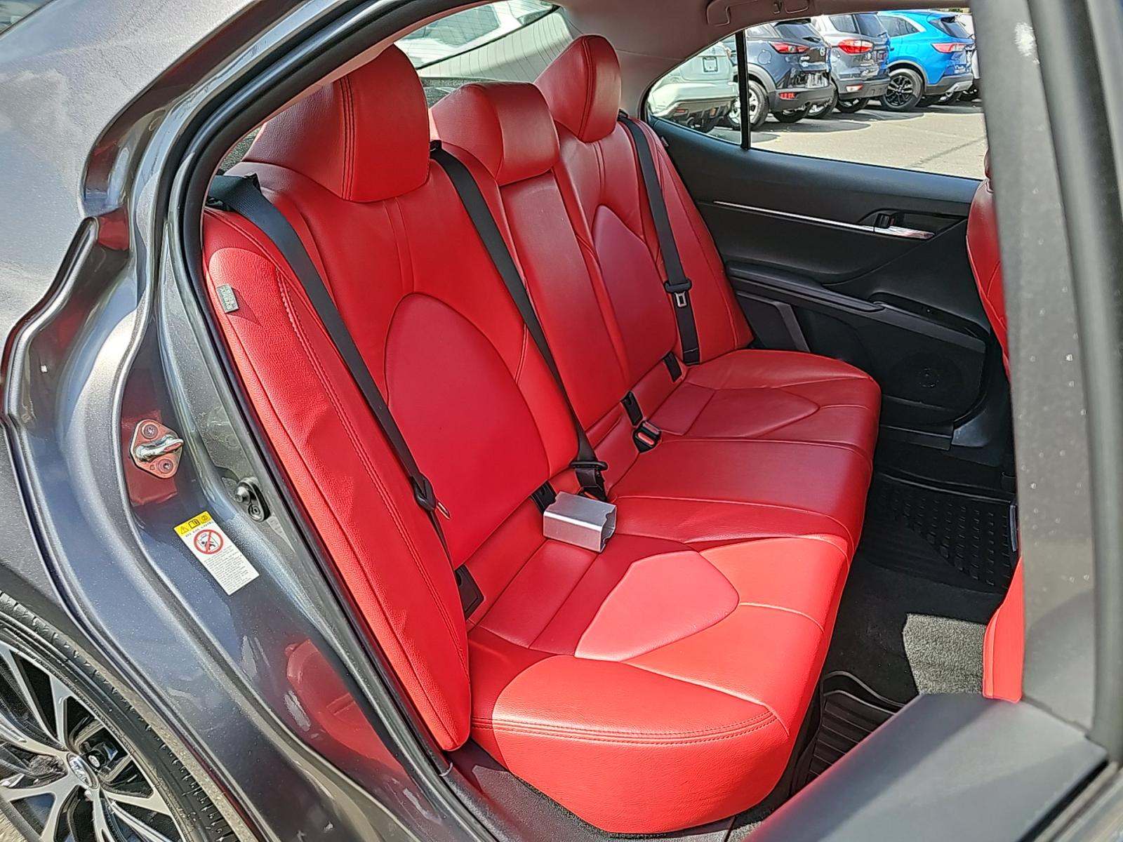 2018 Toyota Camry SE FWD