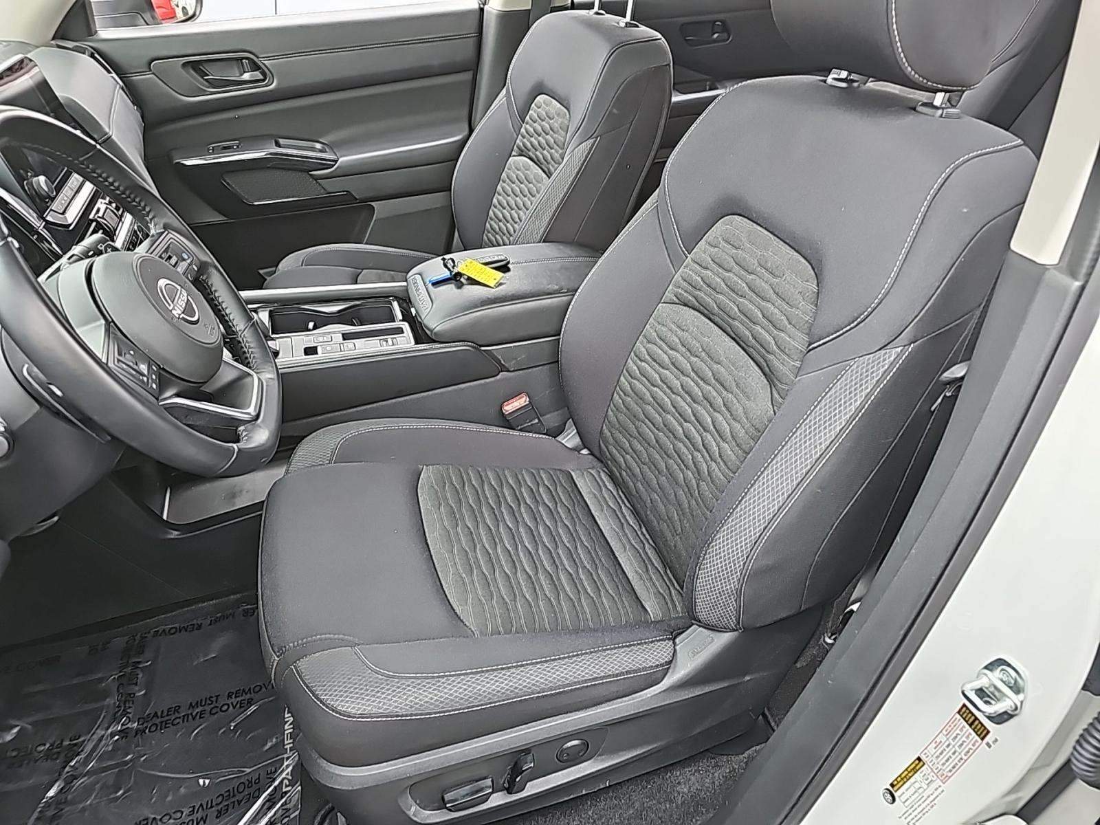 2024 Nissan Pathfinder SV FWD