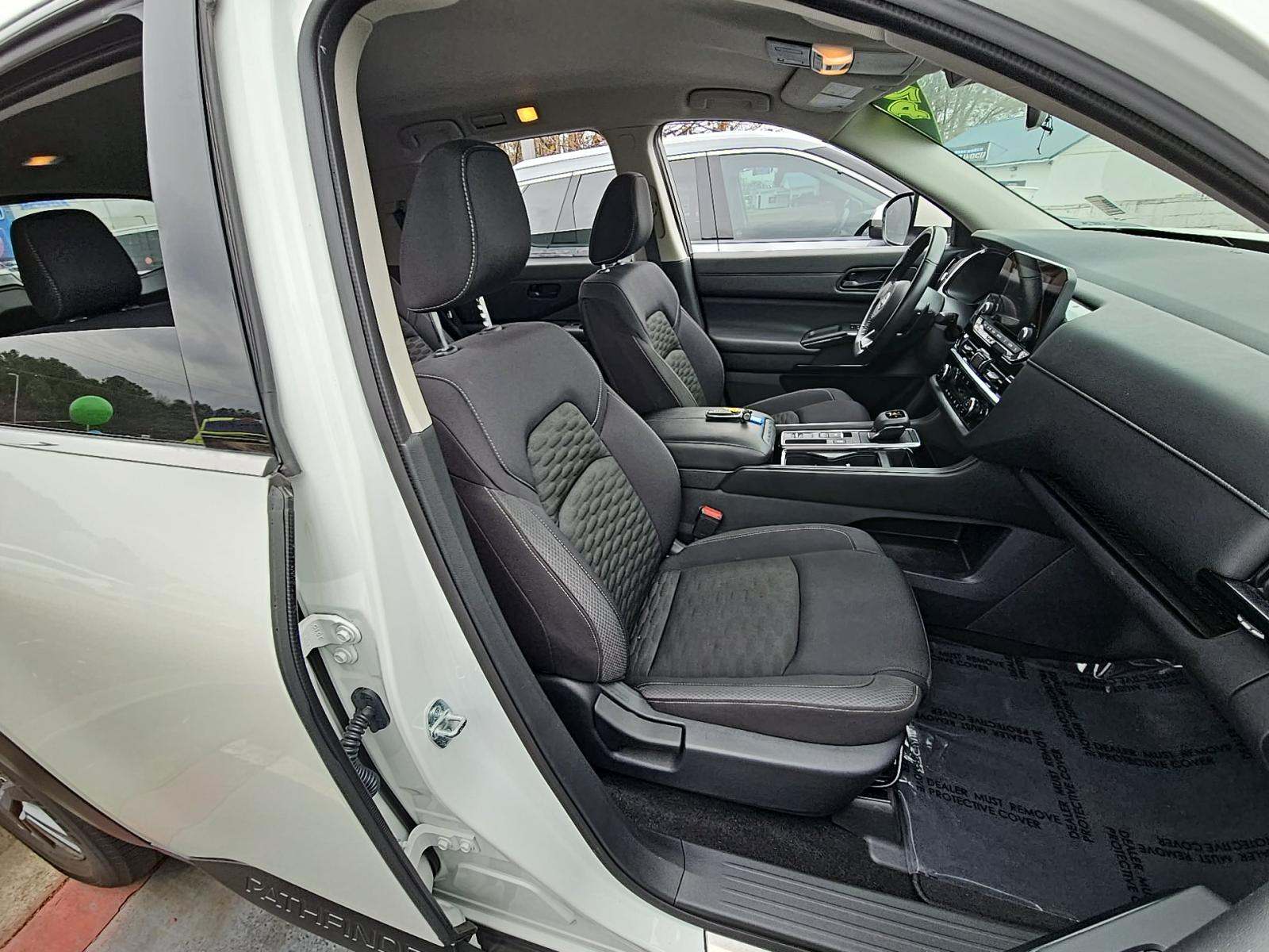 2024 Nissan Pathfinder SV FWD