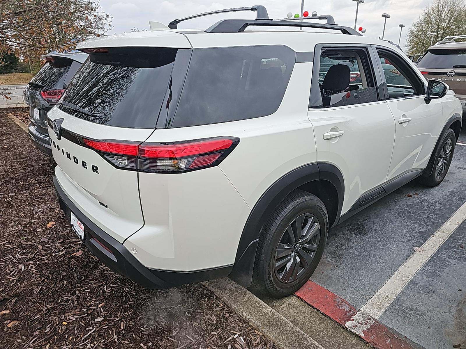 2024 Nissan Pathfinder SV FWD