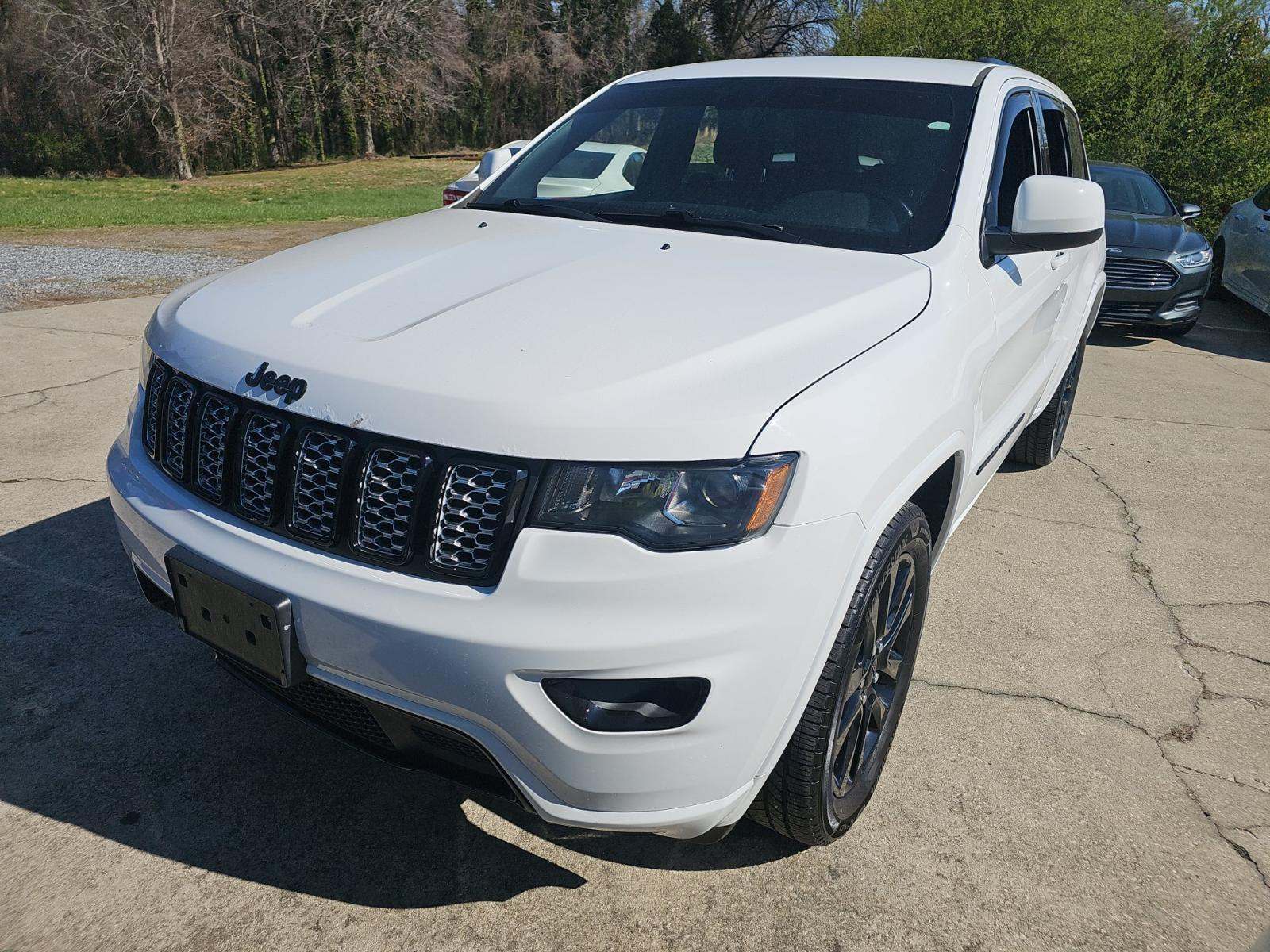 JEEP GRAND CHEROKEE - 1