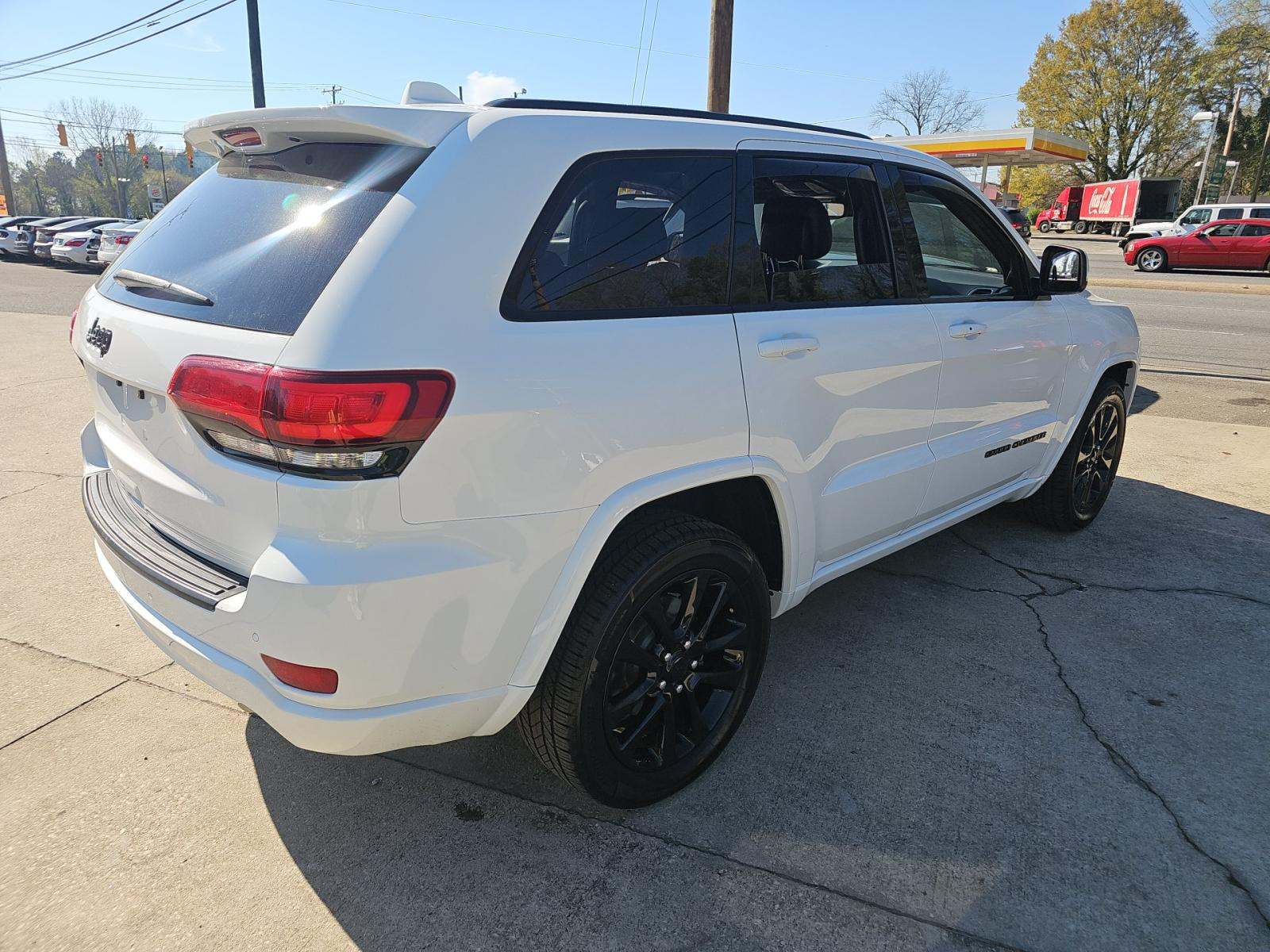 JEEP GRAND CHEROKEE - 3
