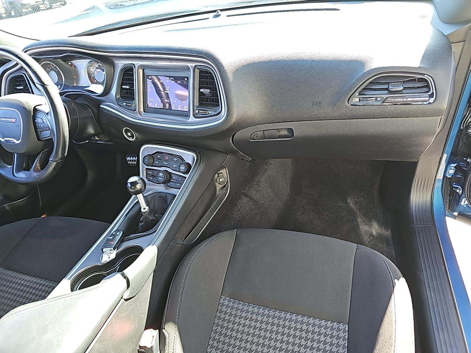 2022 Dodge Challenger R/T RWD