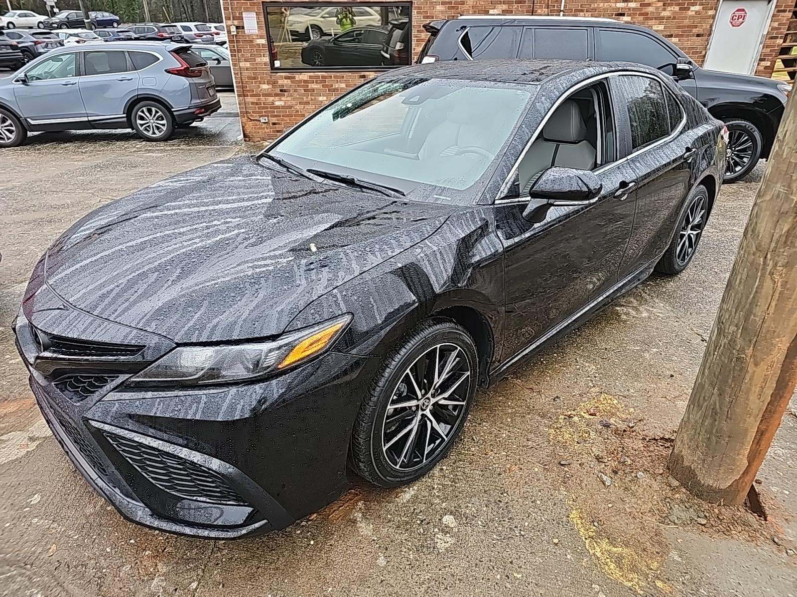 2024 Toyota Camry SE FWD