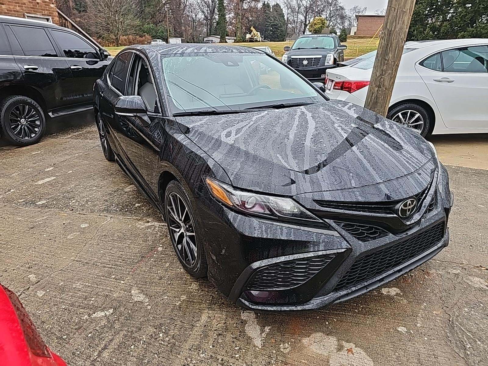 2024 Toyota Camry SE FWD