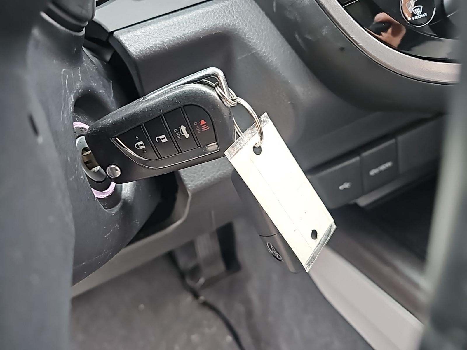 2024 Toyota Camry SE FWD