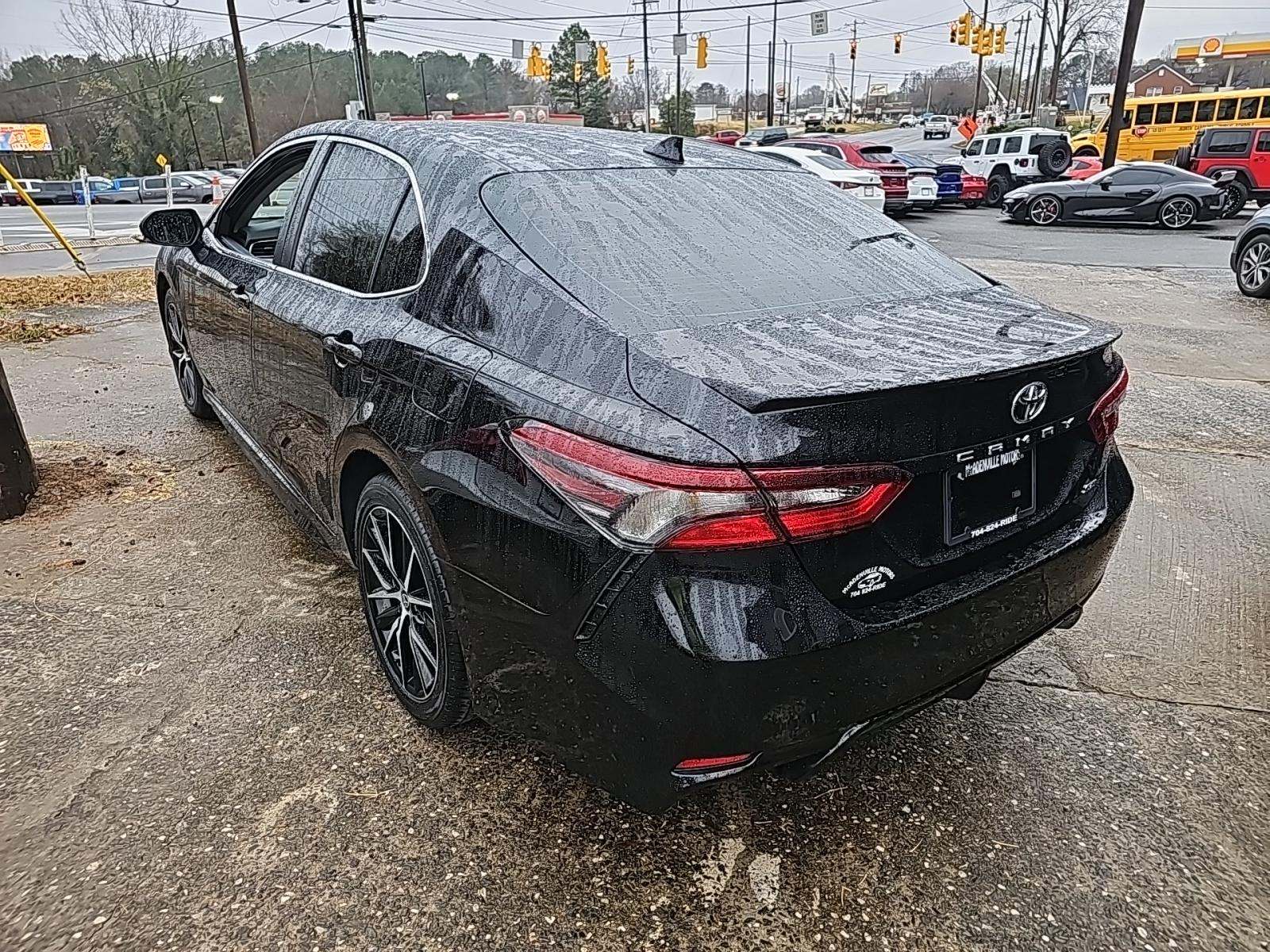 2024 Toyota Camry SE FWD