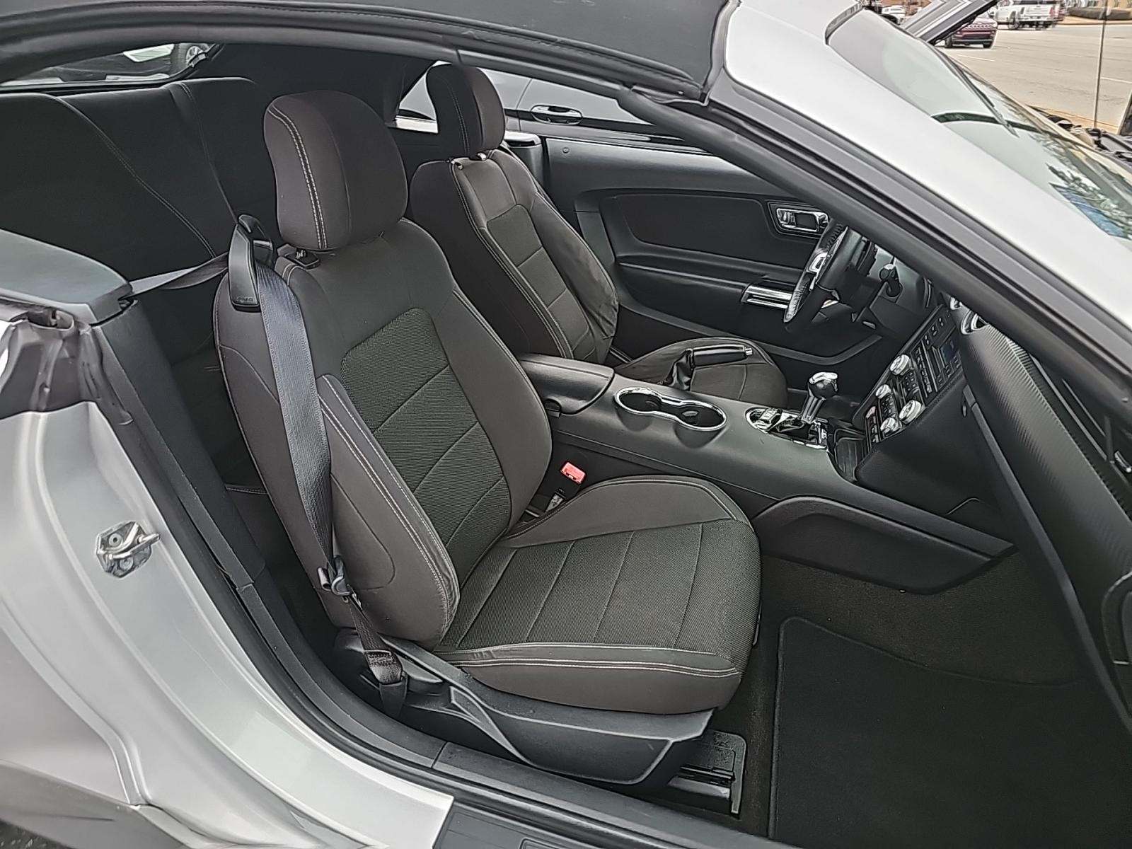 2015 Ford Mustang V6 RWD