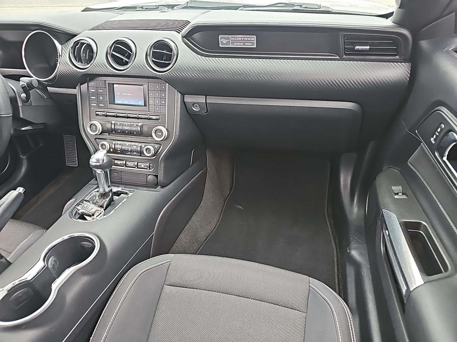 2015 Ford Mustang V6 RWD