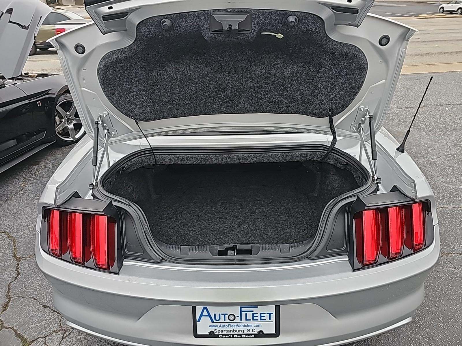 2015 Ford Mustang V6 RWD