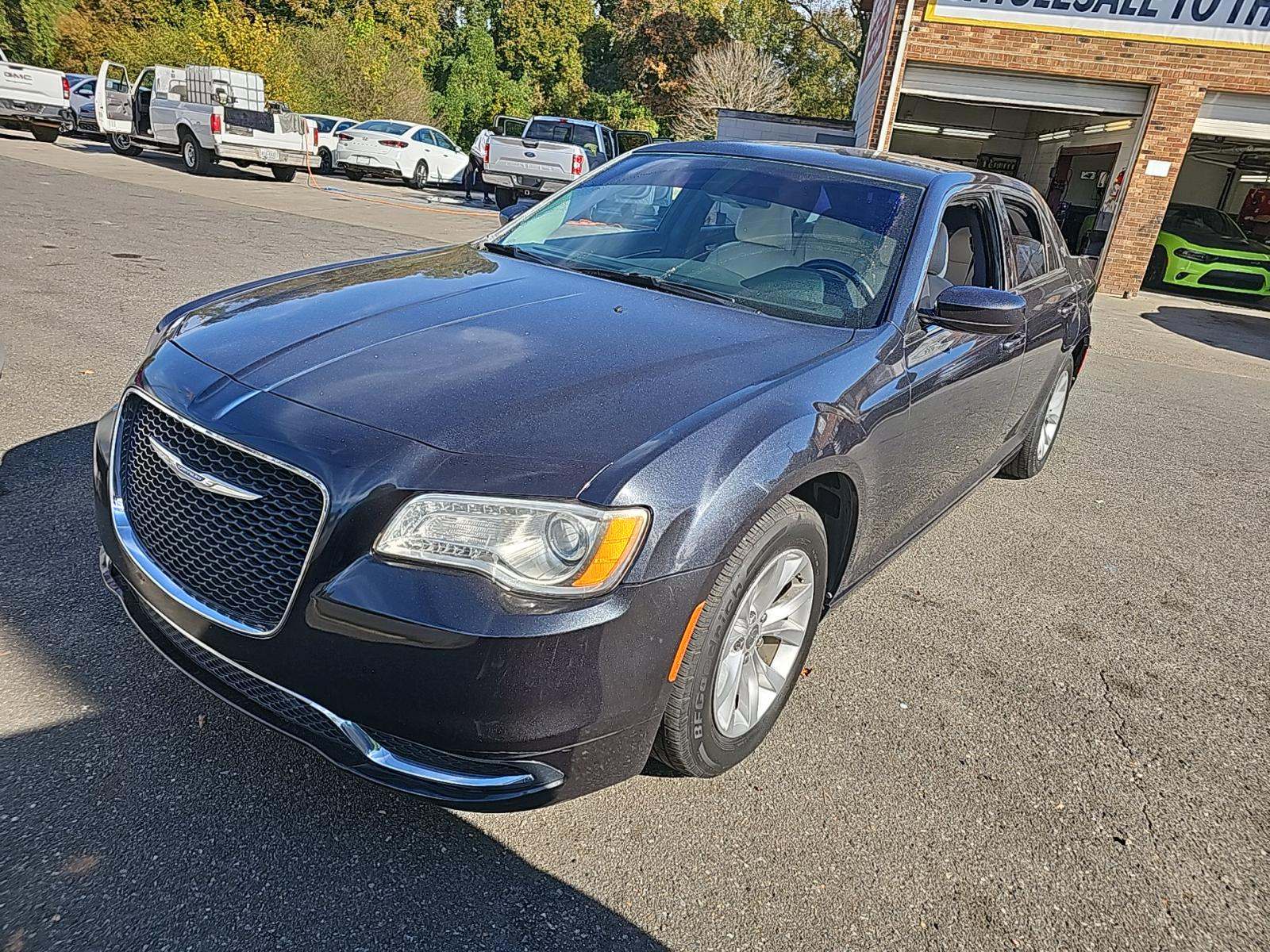 2018 Chrysler 300 Touring RWD