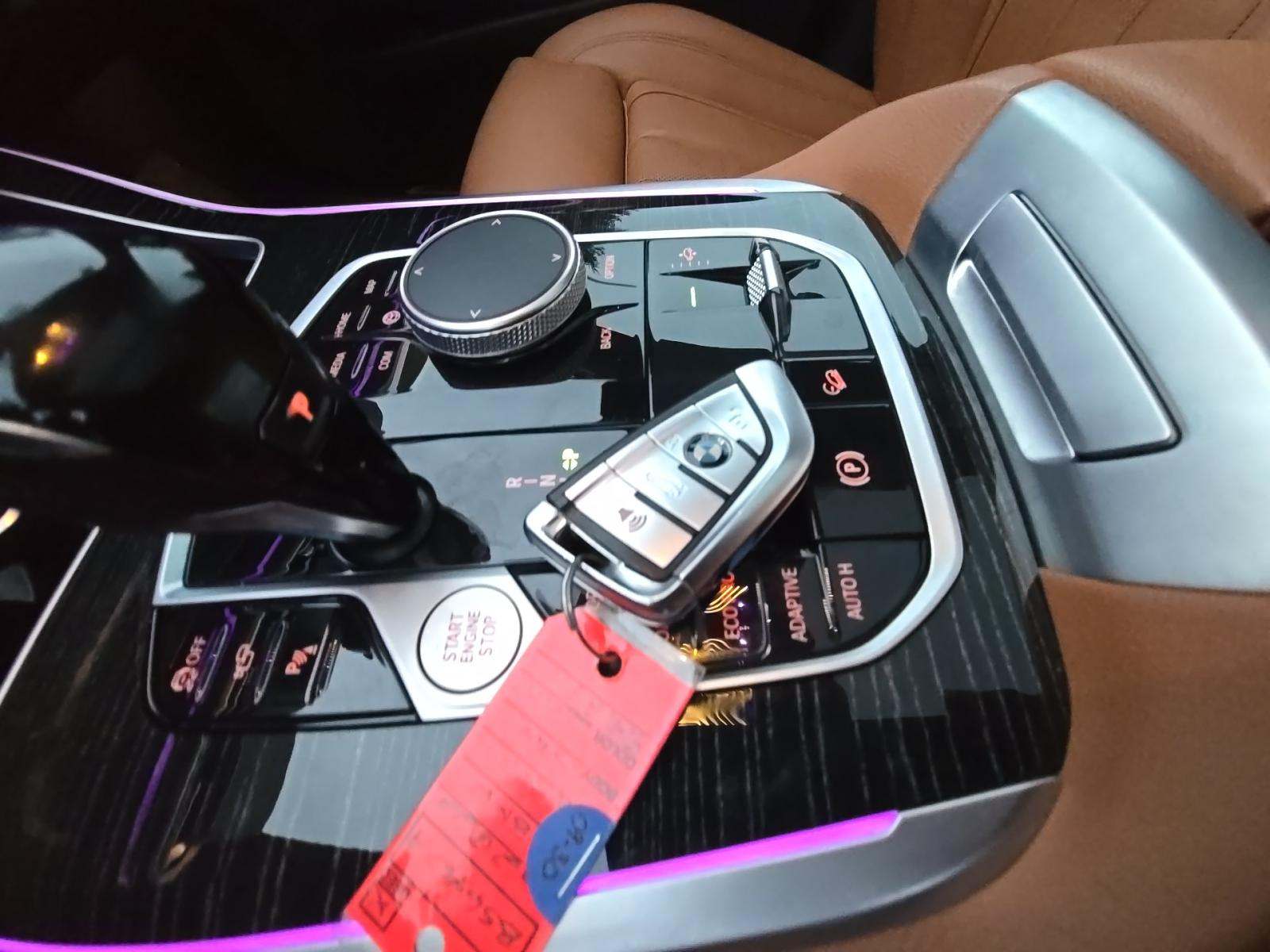 2022 BMW X7 xDrive40i AWD