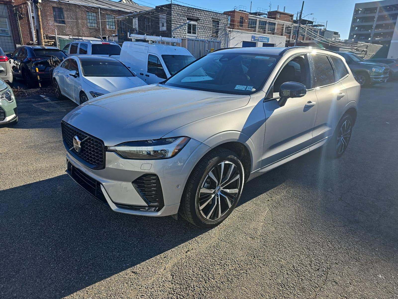 2025 Volvo XC60 B5 Plus AWD
