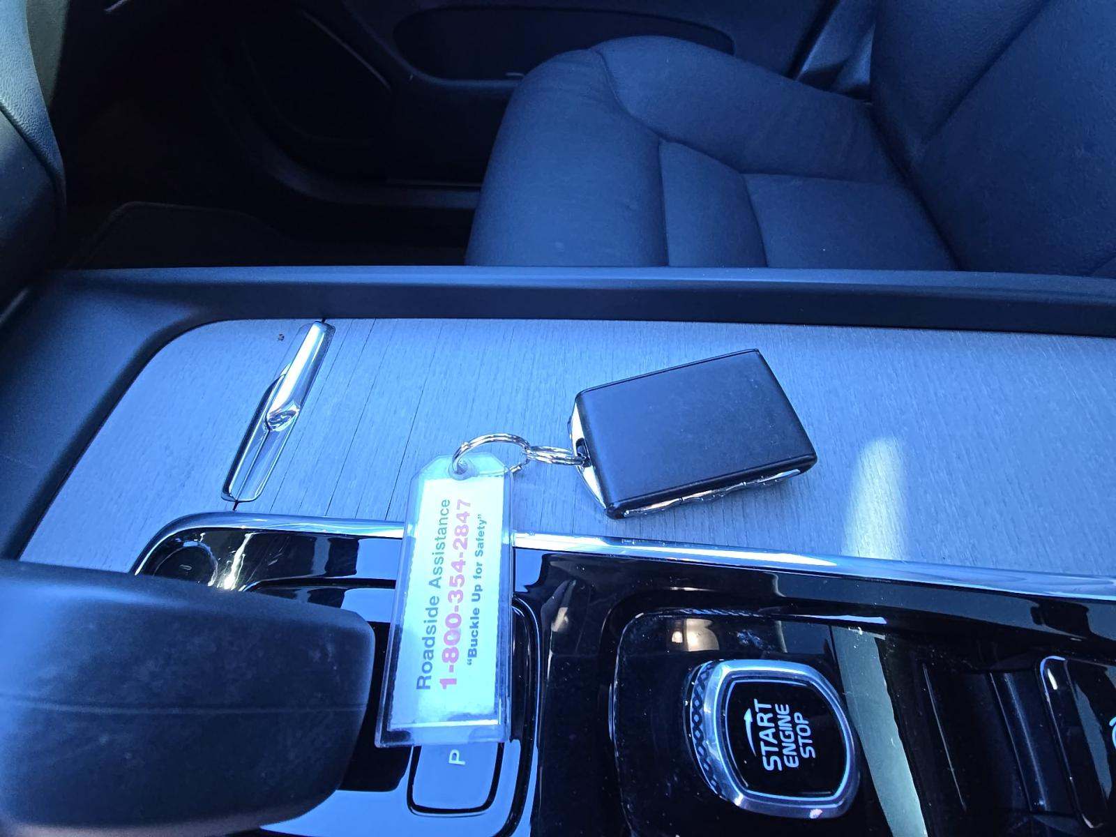 2025 Volvo XC60 B5 Plus AWD