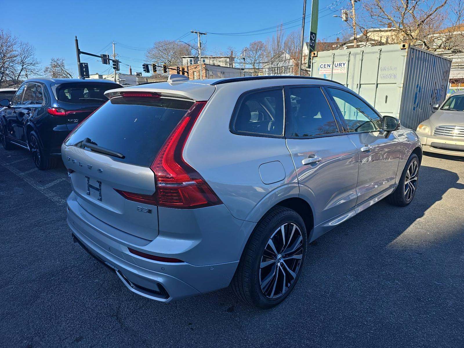 2025 Volvo XC60 B5 Plus AWD