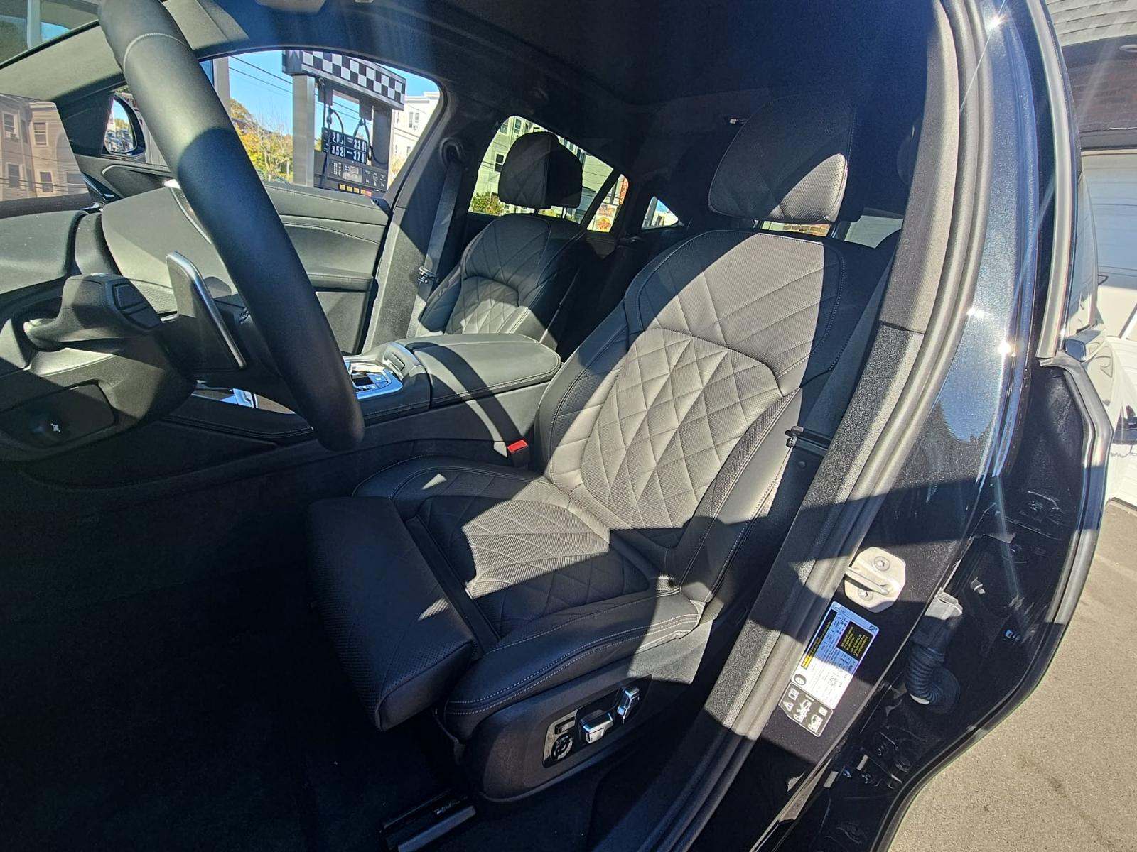 2025 BMW X6 xDrive40i AWD