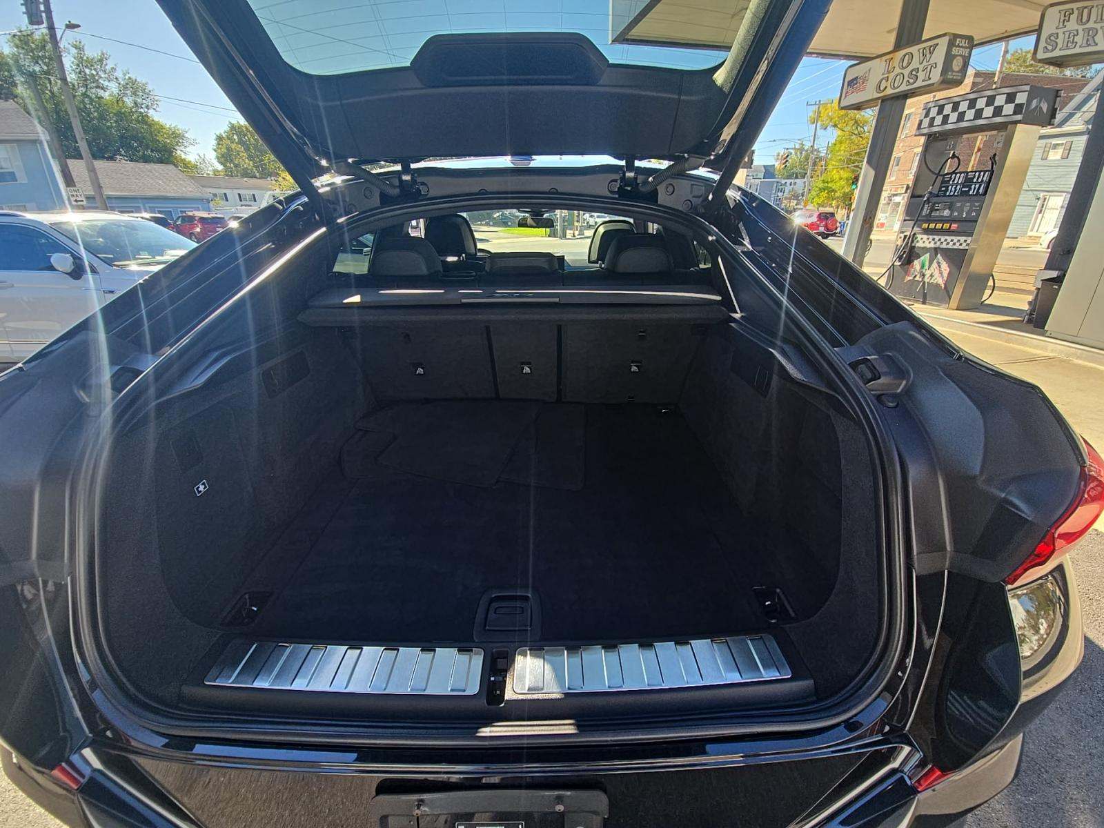 2025 BMW X6 xDrive40i AWD