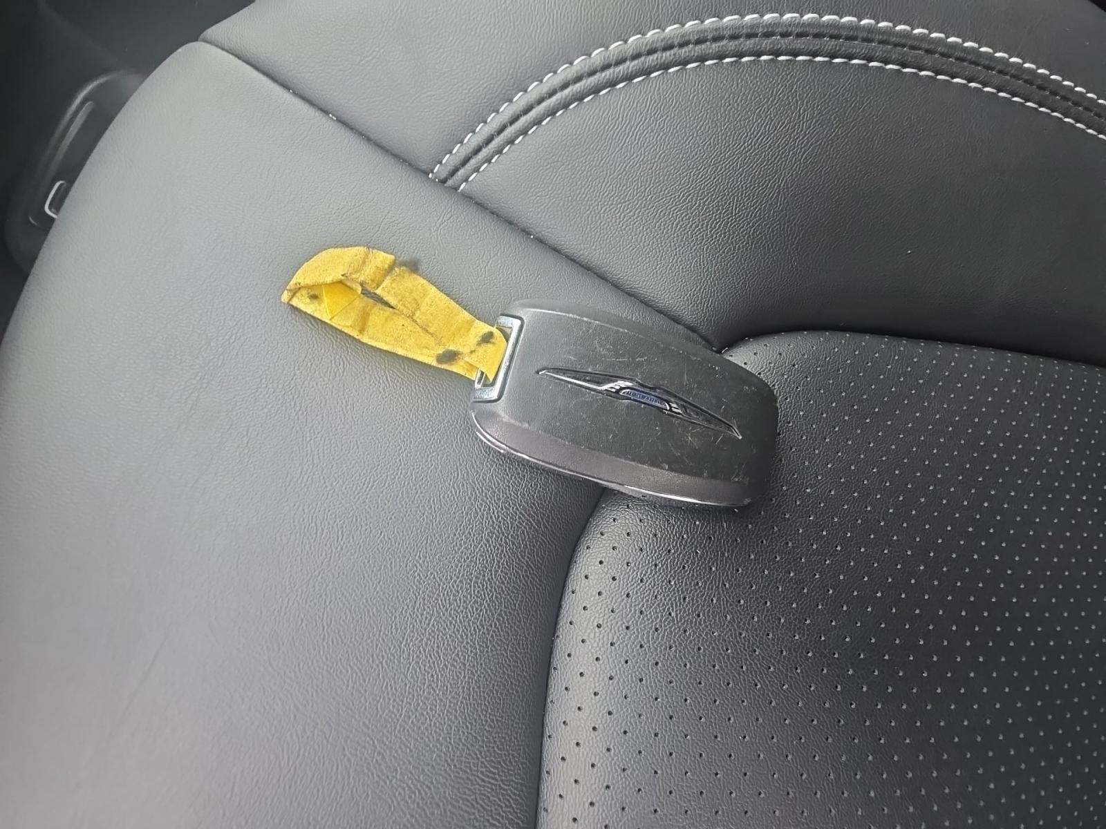 2025 Chrysler Pacifica Hybrid Select FWD