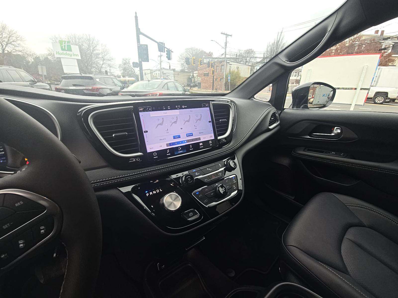 2025 Chrysler Pacifica Hybrid Select FWD