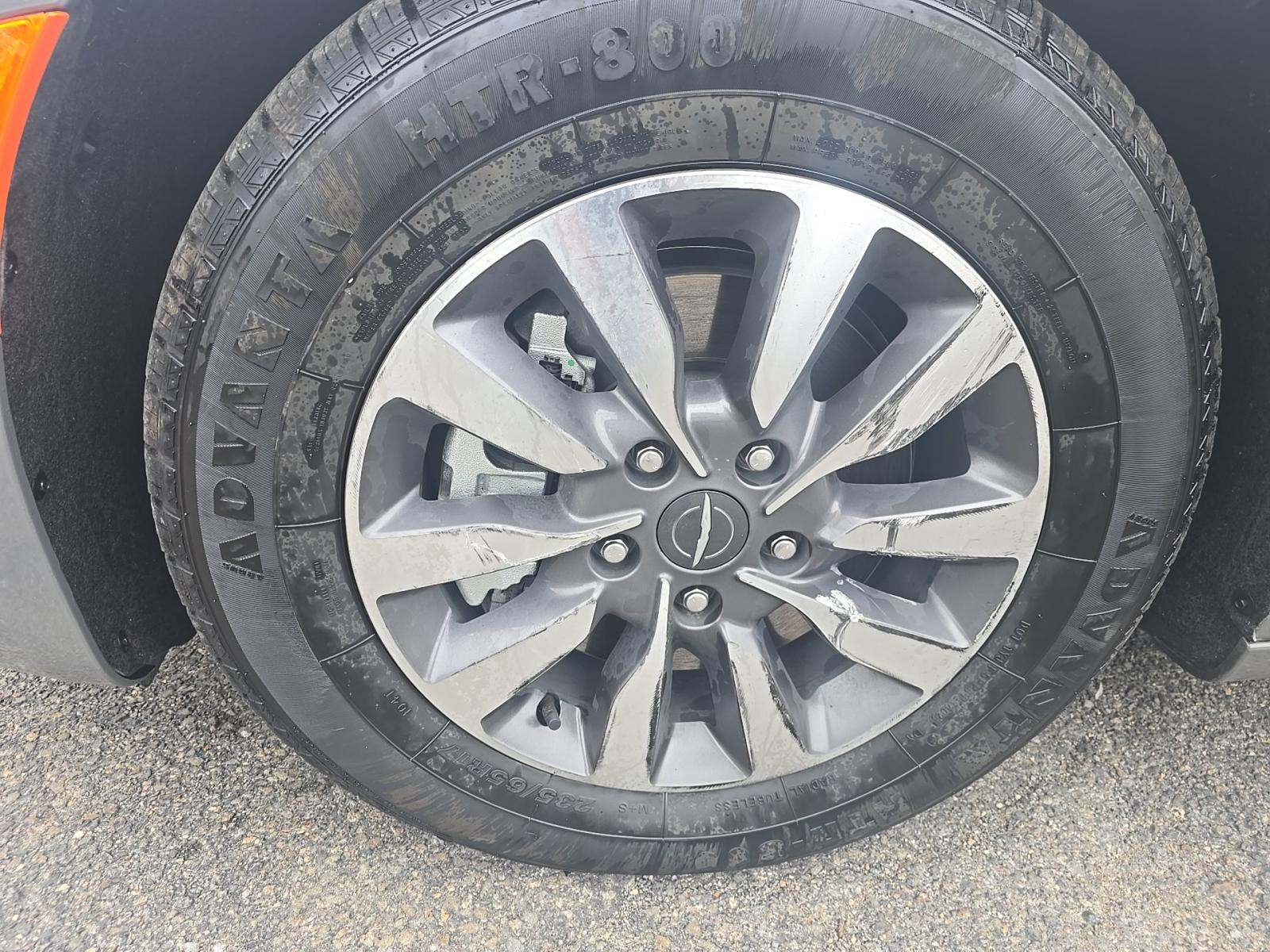 2025 Chrysler Pacifica Hybrid Select FWD