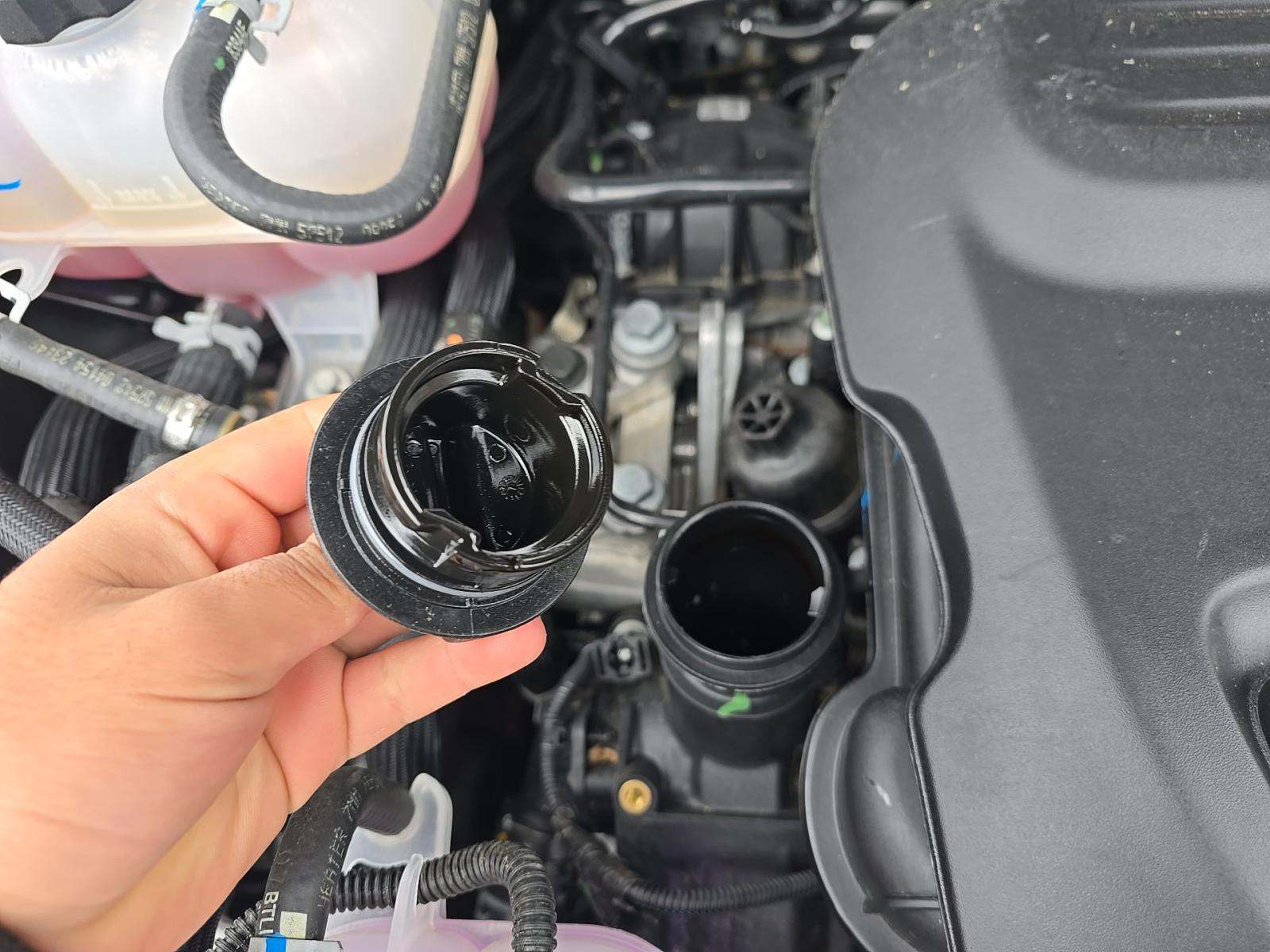 2025 Chrysler Pacifica Hybrid Select FWD