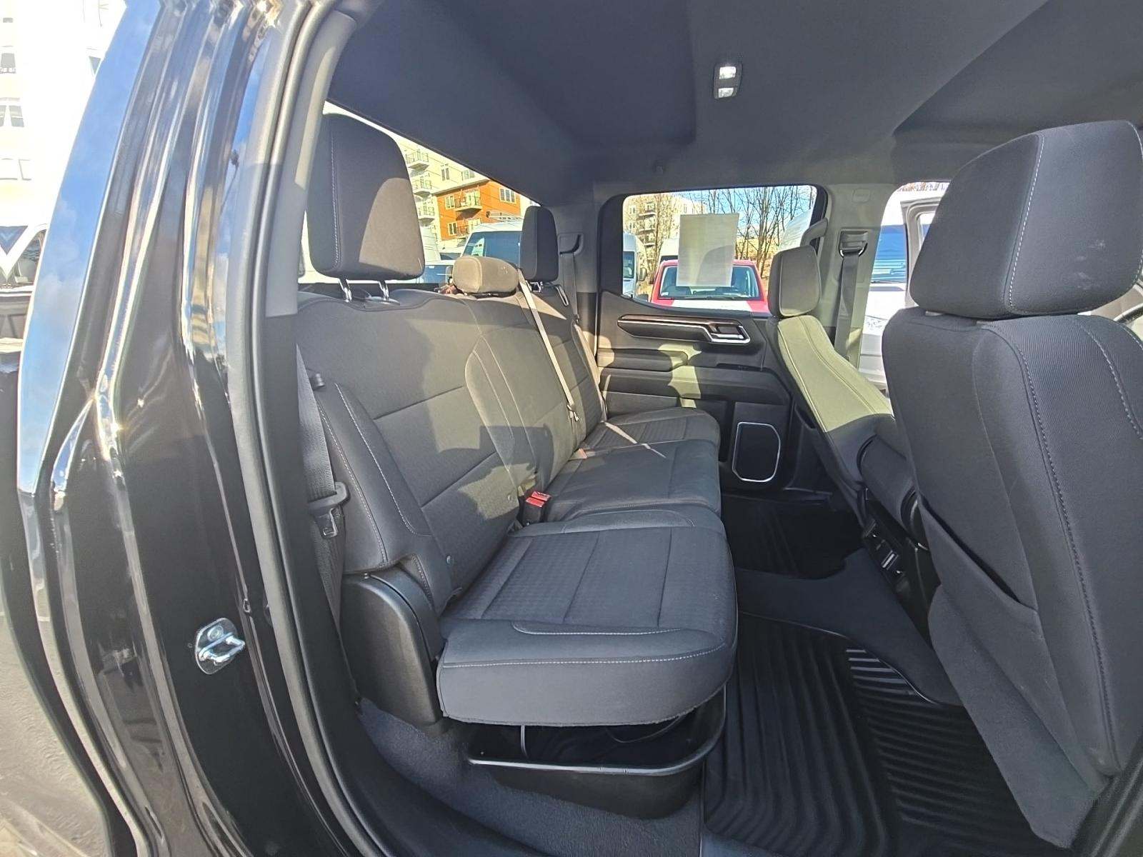 2022 Chevrolet Silverado 1500 RST AWD