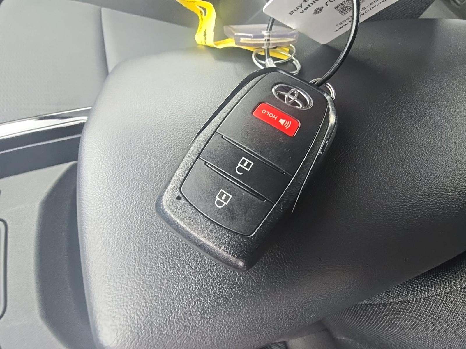 2025 Toyota Prius LE FWD