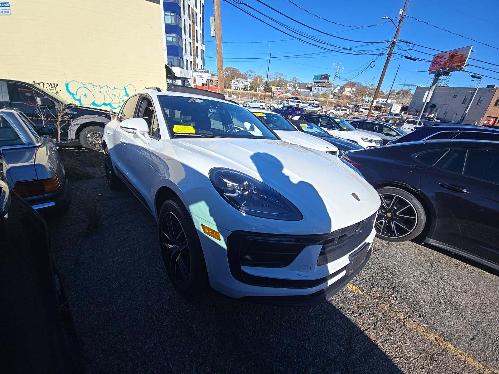 2022 Porsche Macan Base AWD