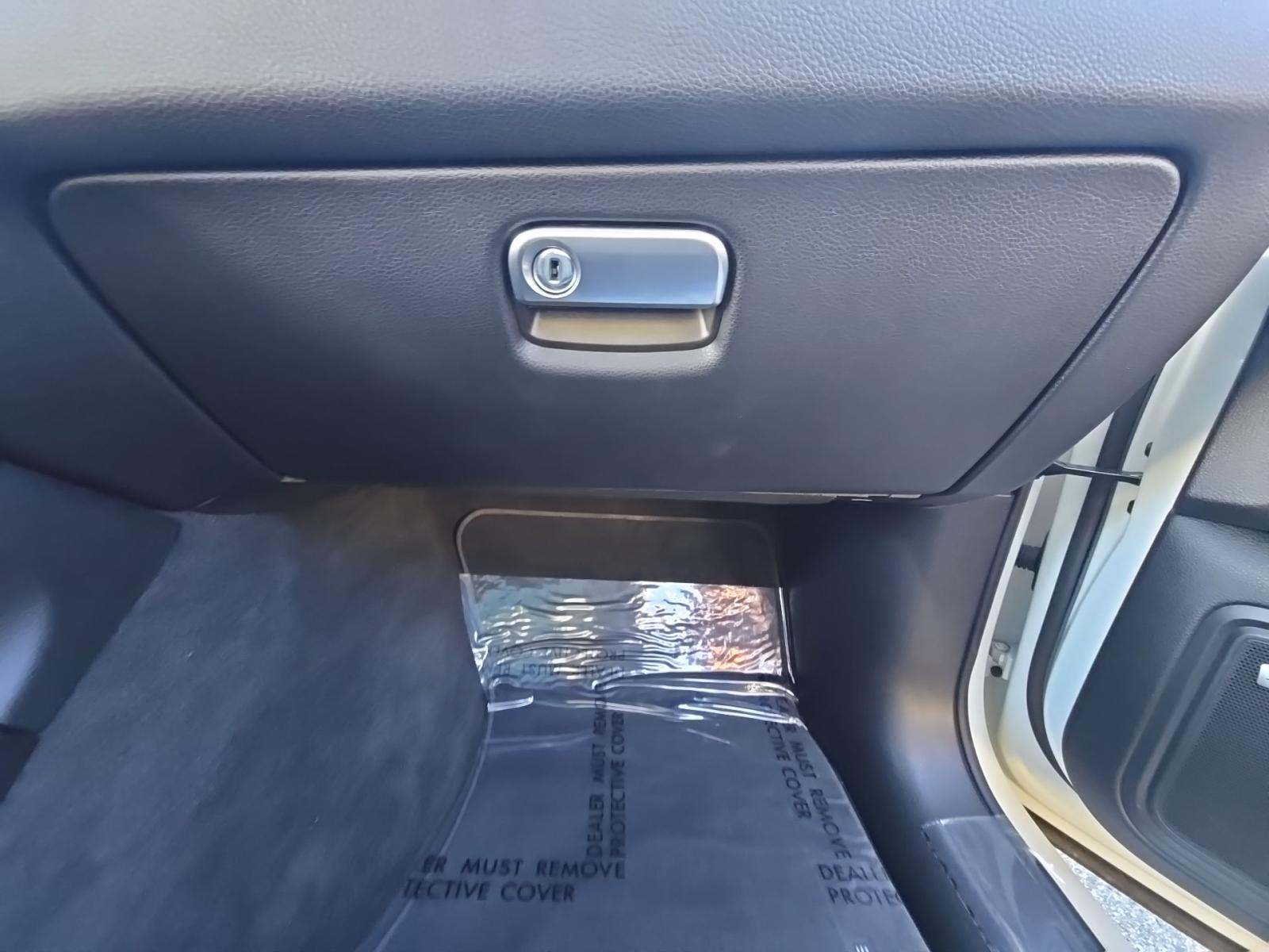 2022 Porsche Macan Base AWD