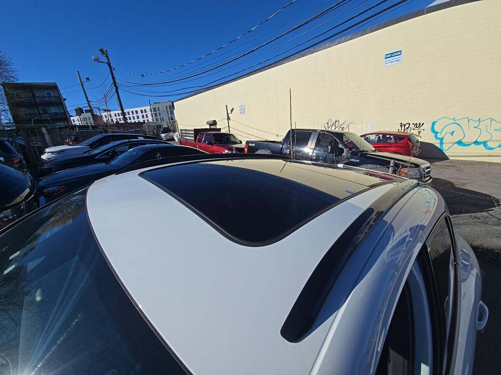 2022 Porsche Macan Base AWD