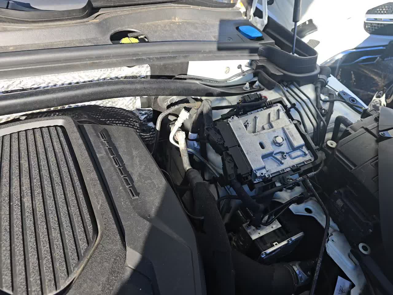 2022 Porsche Macan Base AWD