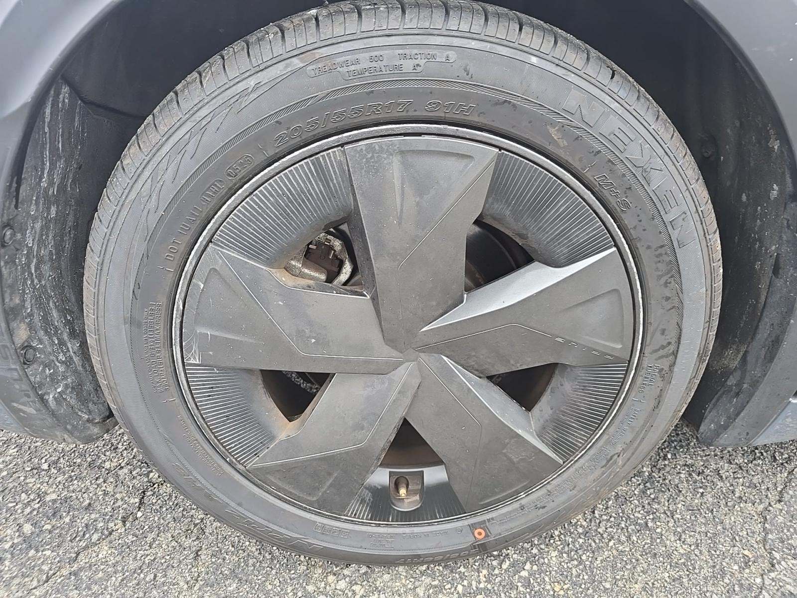 2024 Toyota Prius LE FWD