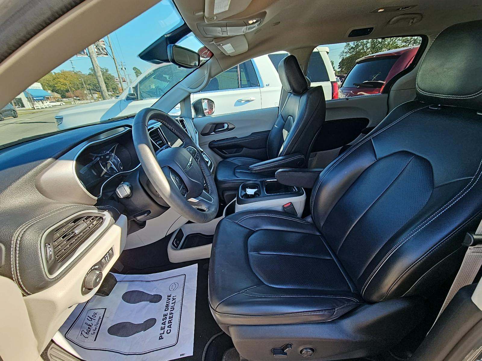 2023 Chrysler Pacifica Touring L FWD