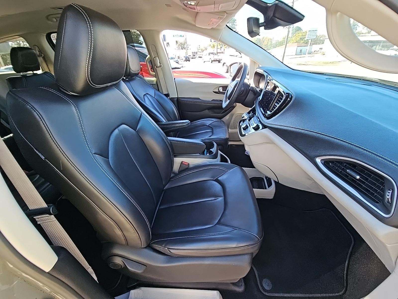 2023 Chrysler Pacifica Touring L FWD