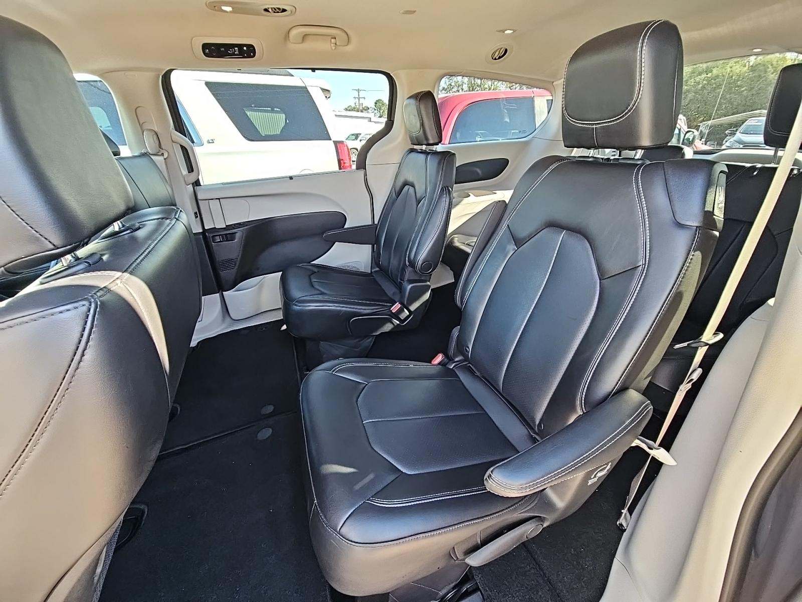 2023 Chrysler Pacifica Touring L FWD