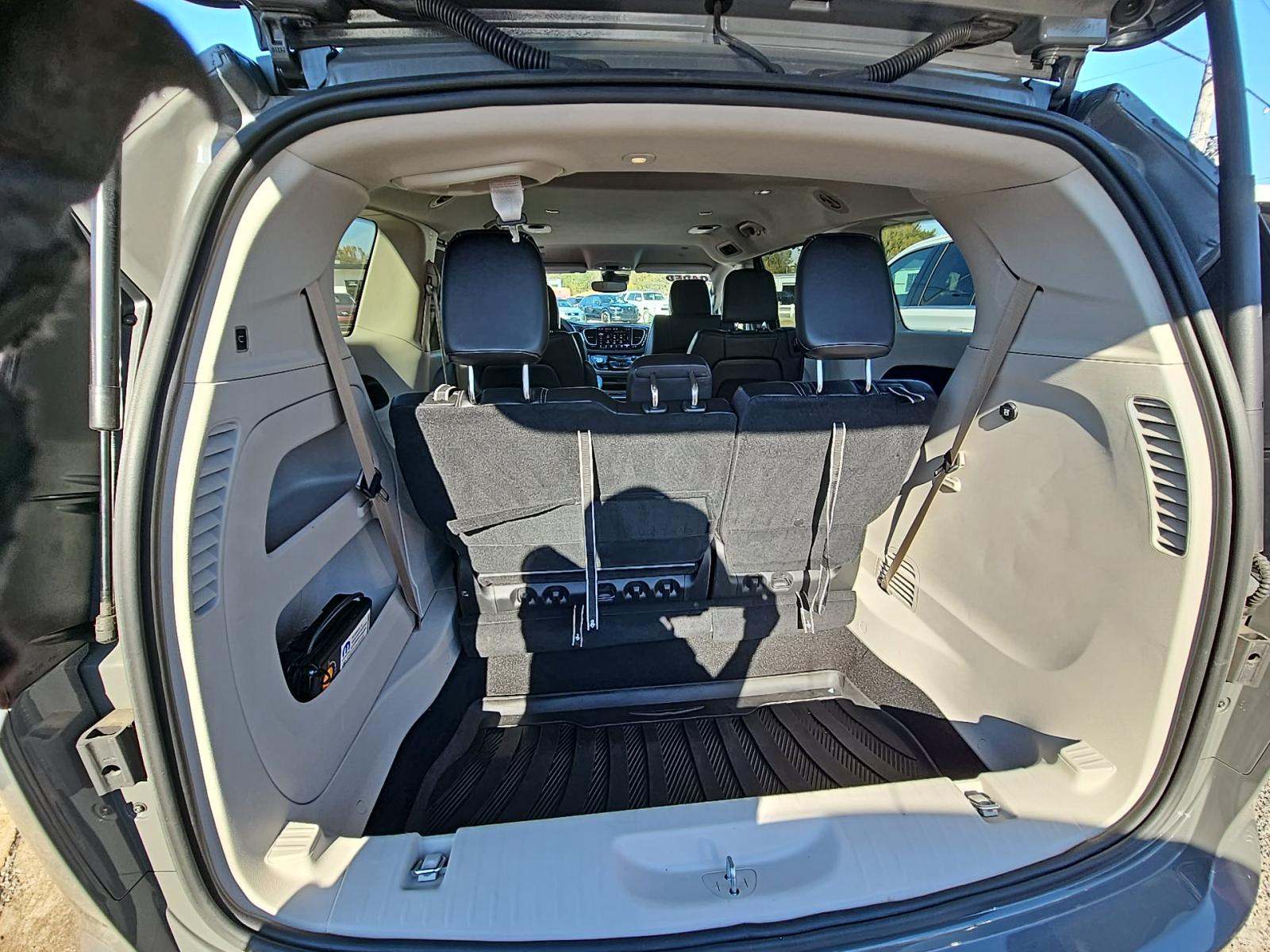 2023 Chrysler Pacifica Touring L FWD