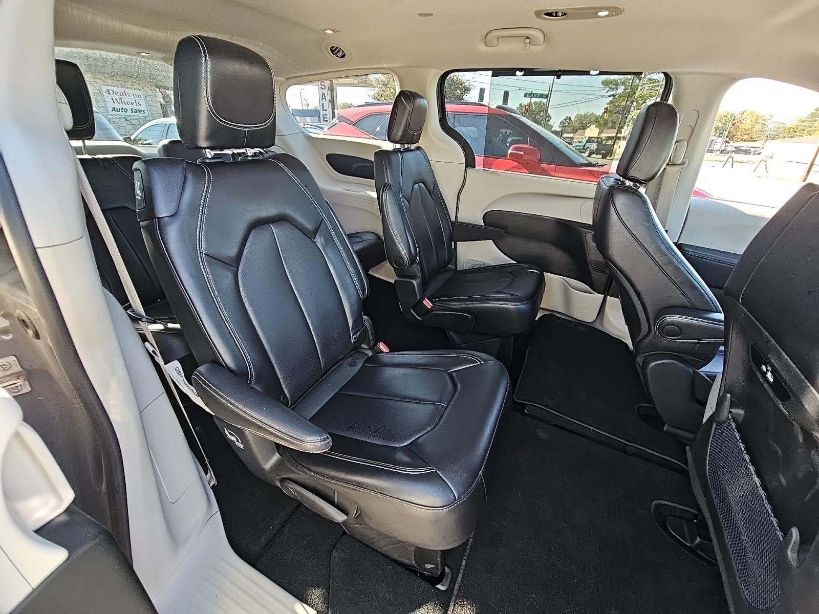 2023 Chrysler Pacifica Touring L FWD